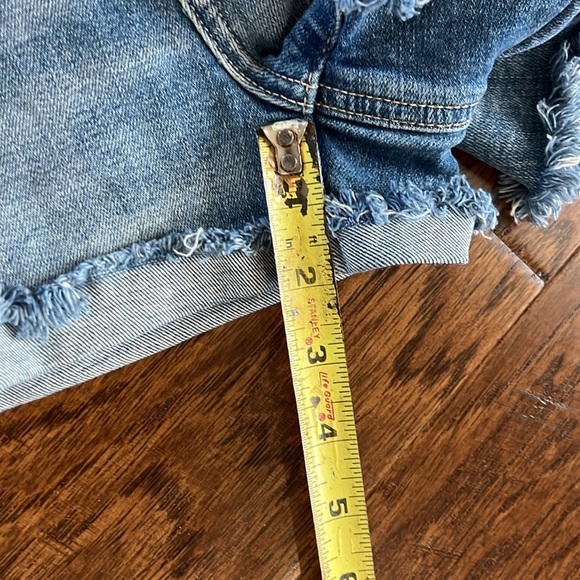 American Eagle Hi-Rise Shortie Size 2 Iced Light Indigo - Picture 9 of 9